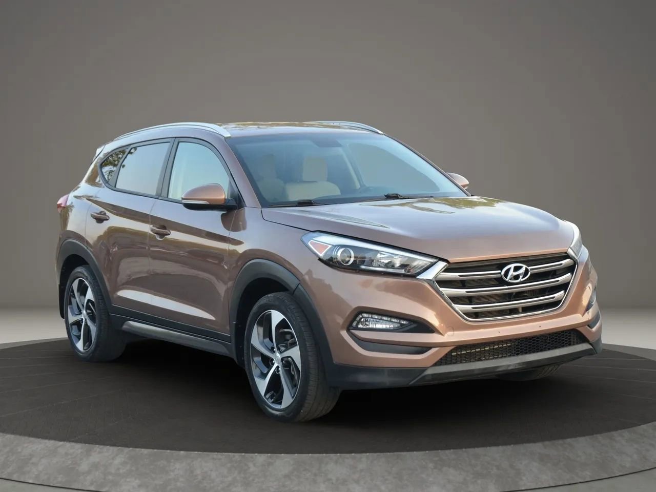 Used 2016 Hyundai Tucson Sport image 3