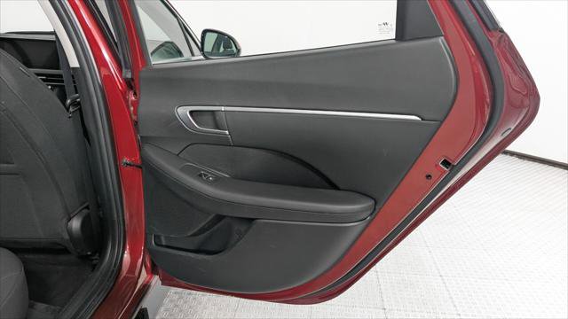 Used 2025 Hyundai Sonata SEL FWD image 19