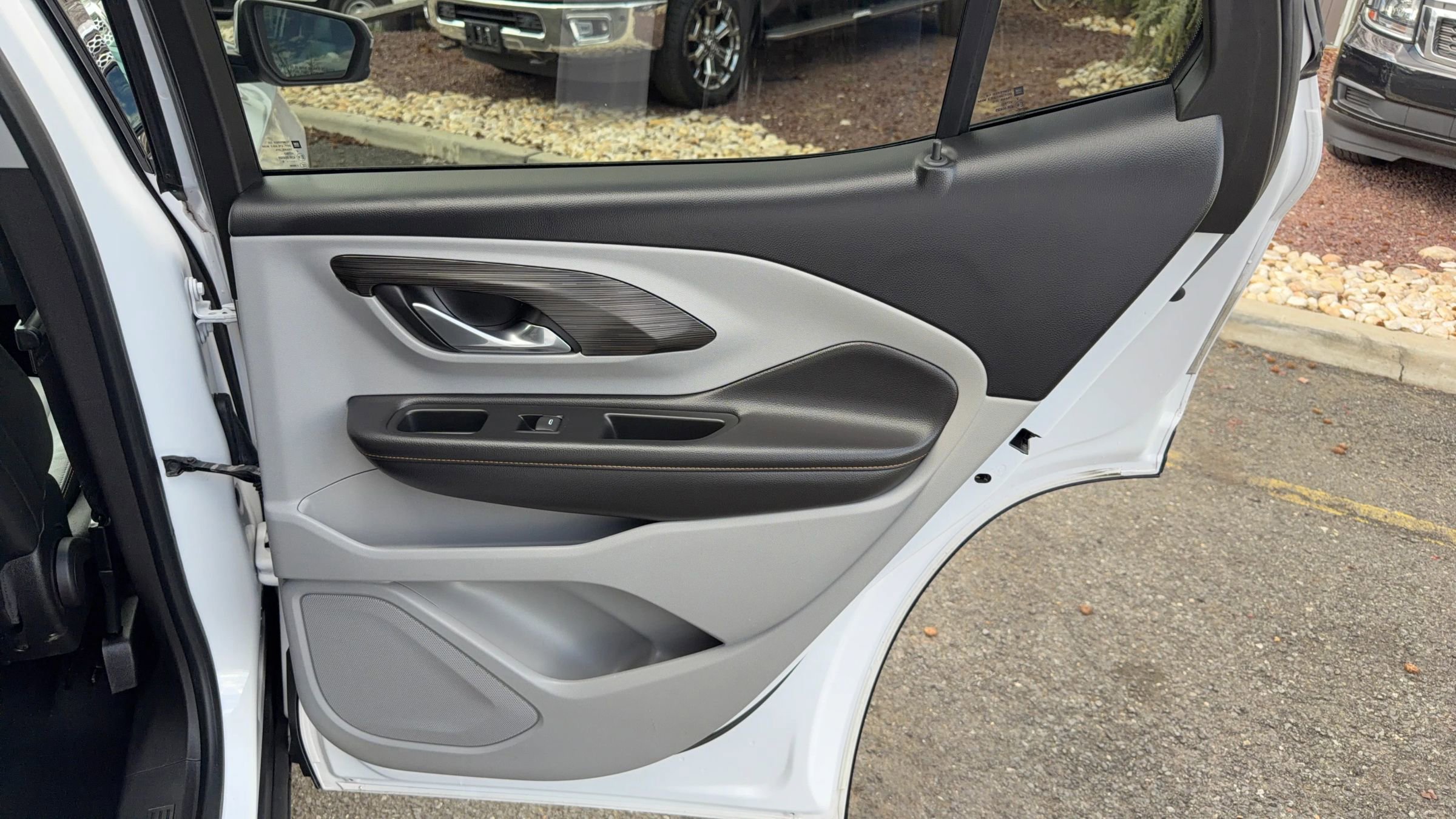 Used 2018 GMC Terrain SLT w/ Infotainment Package II image 15