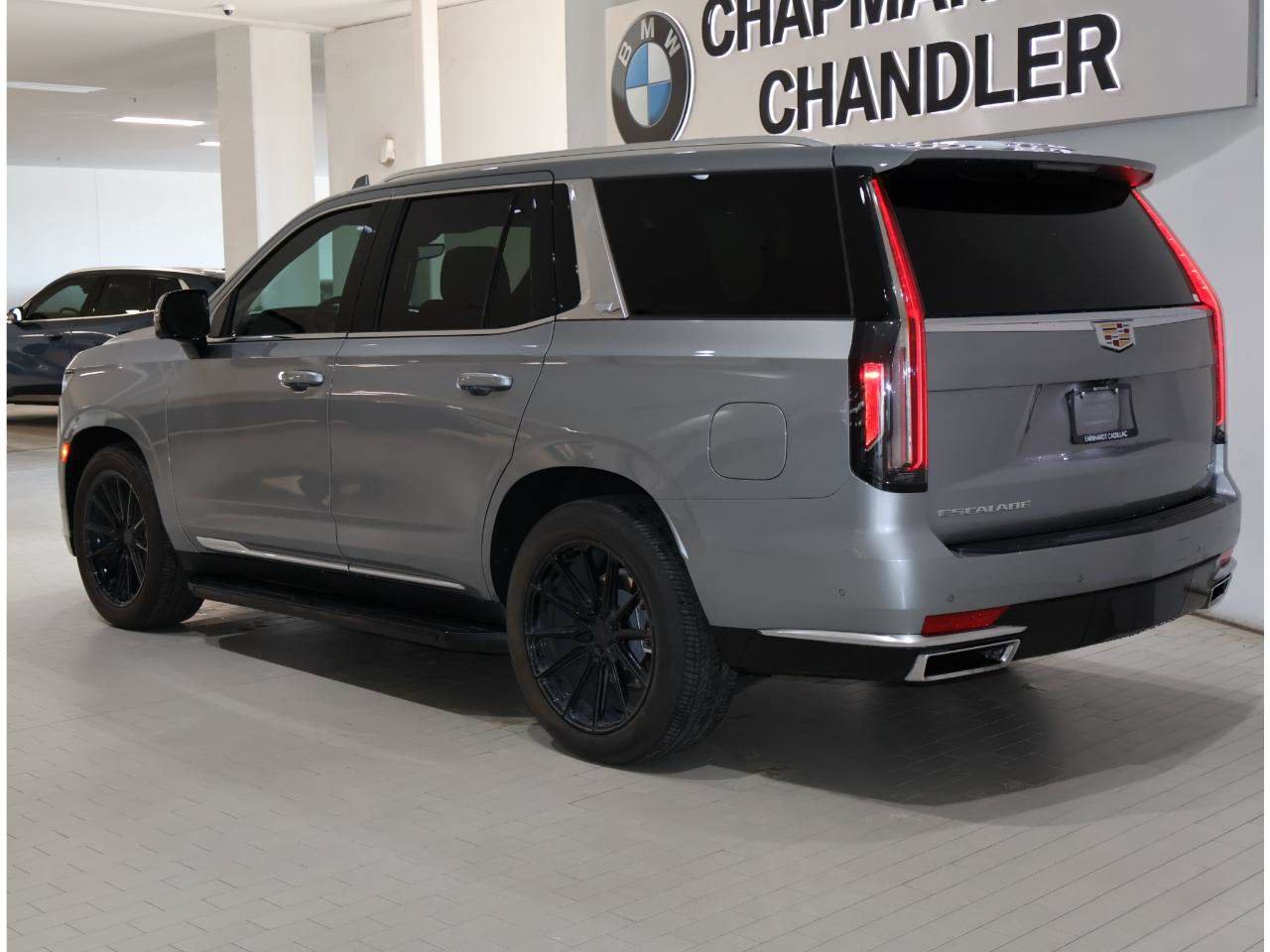 Used 2024 Cadillac Escalade Premium Luxury w/ Performance Package AWD/4WD image 5