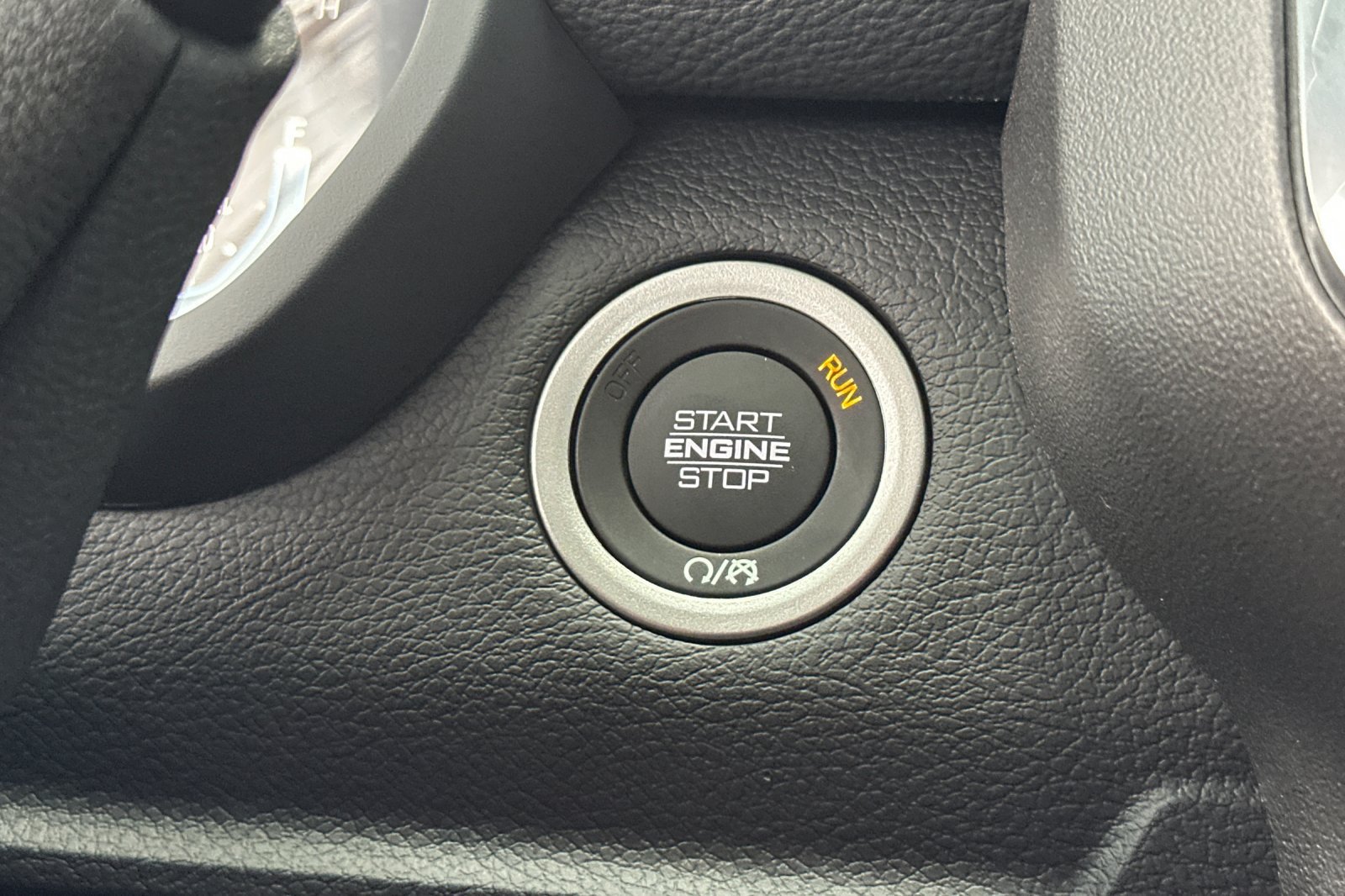 New 2026 RAM 3500 Laramie AWD/4WD image 21