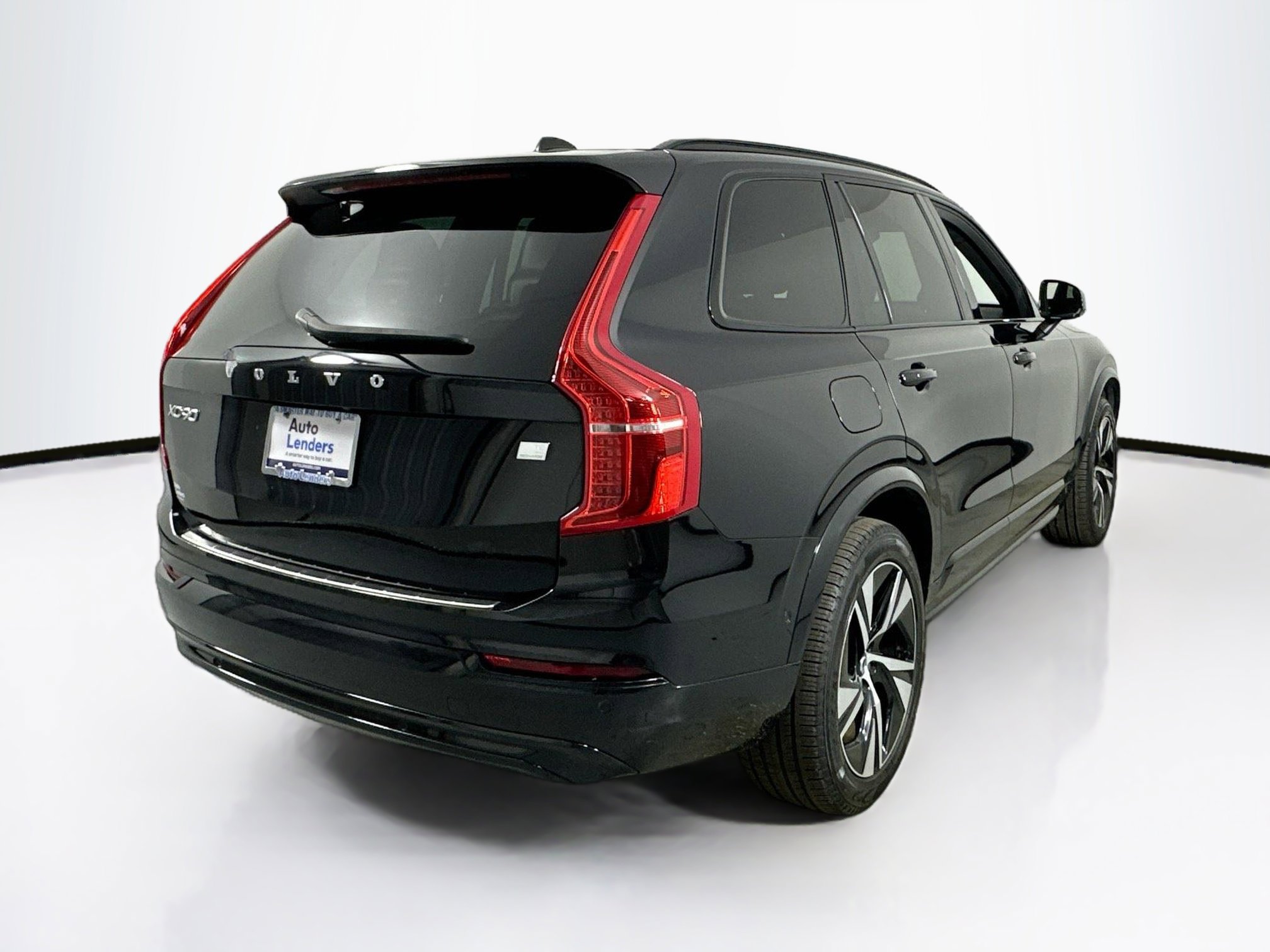 Used 2022 Volvo XC90 T8 R-Design w/ Advanced Package image 5
