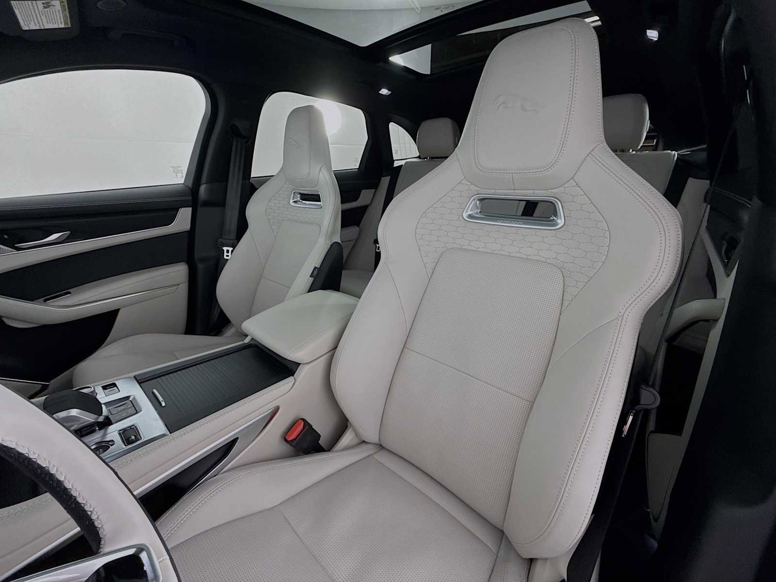New 2025 Jaguar F-PACE R-Dynamic S AWD/4WD image 11
