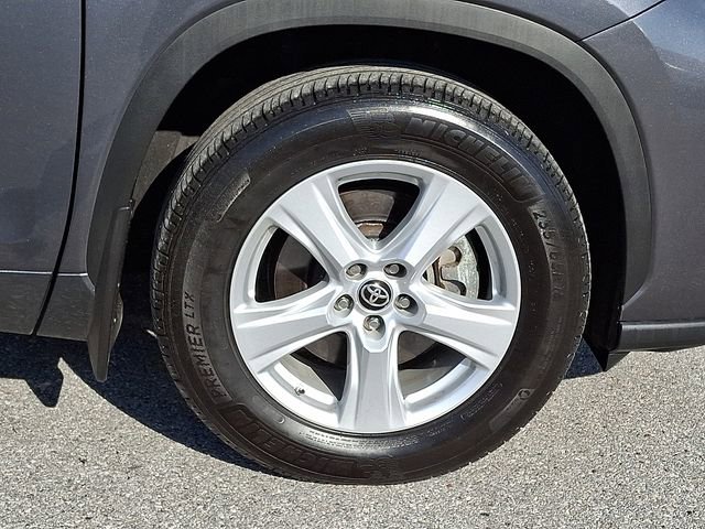 Used 2023 Toyota Highlander LE image 8