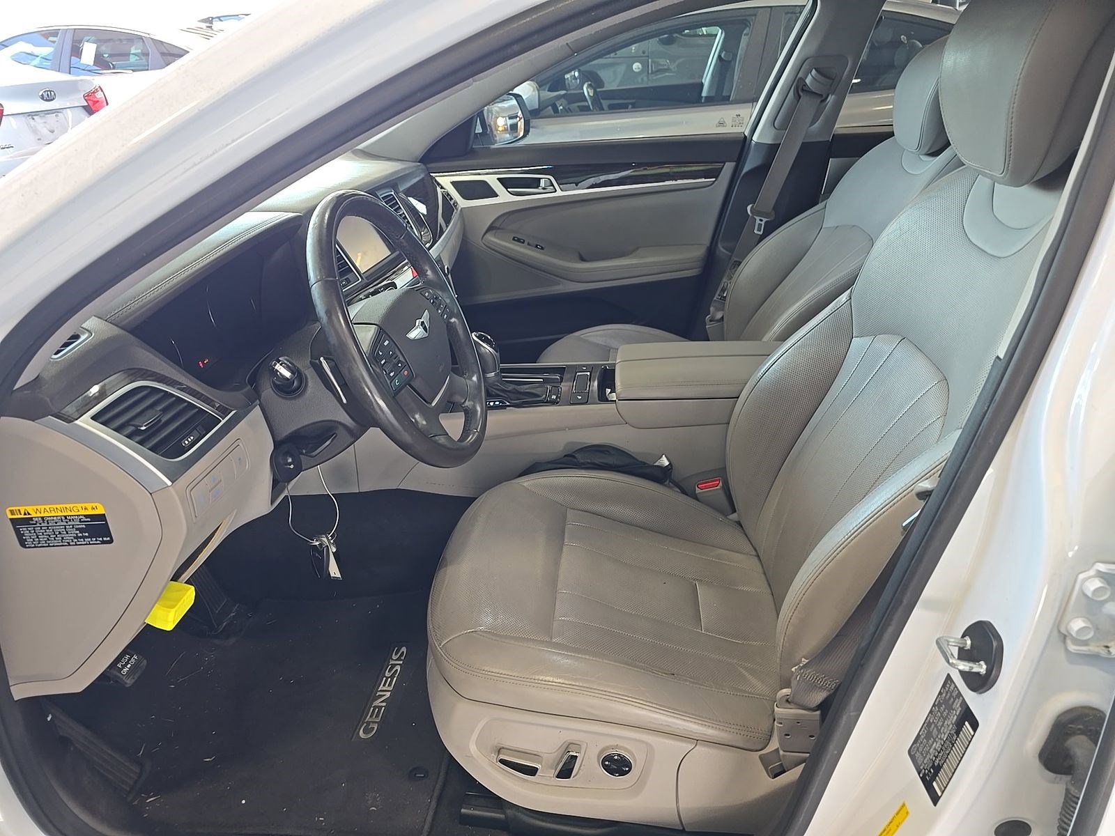Used 2016 Hyundai Genesis 3.8 RWD image 11