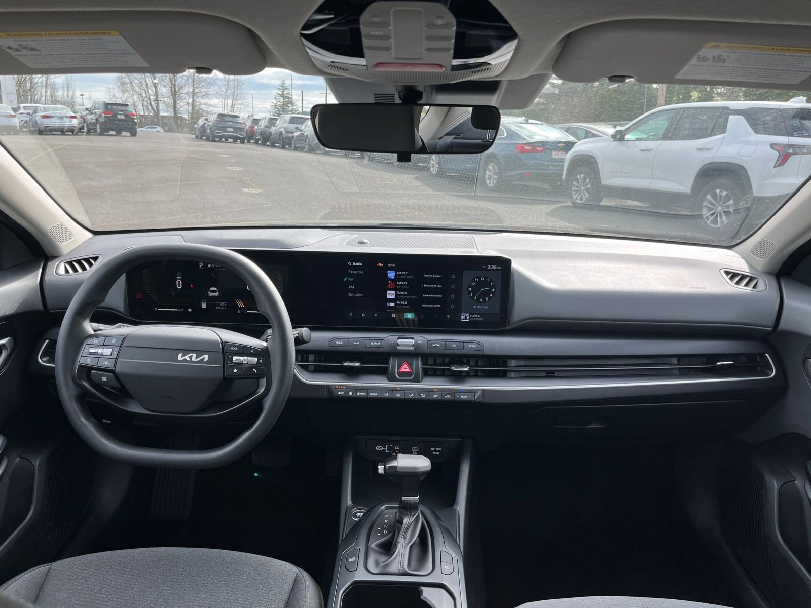 Used 2025 Kia K4 LXS image 32