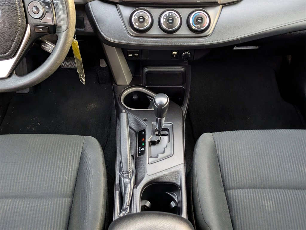 Used 2018 Toyota RAV4 LE image 20