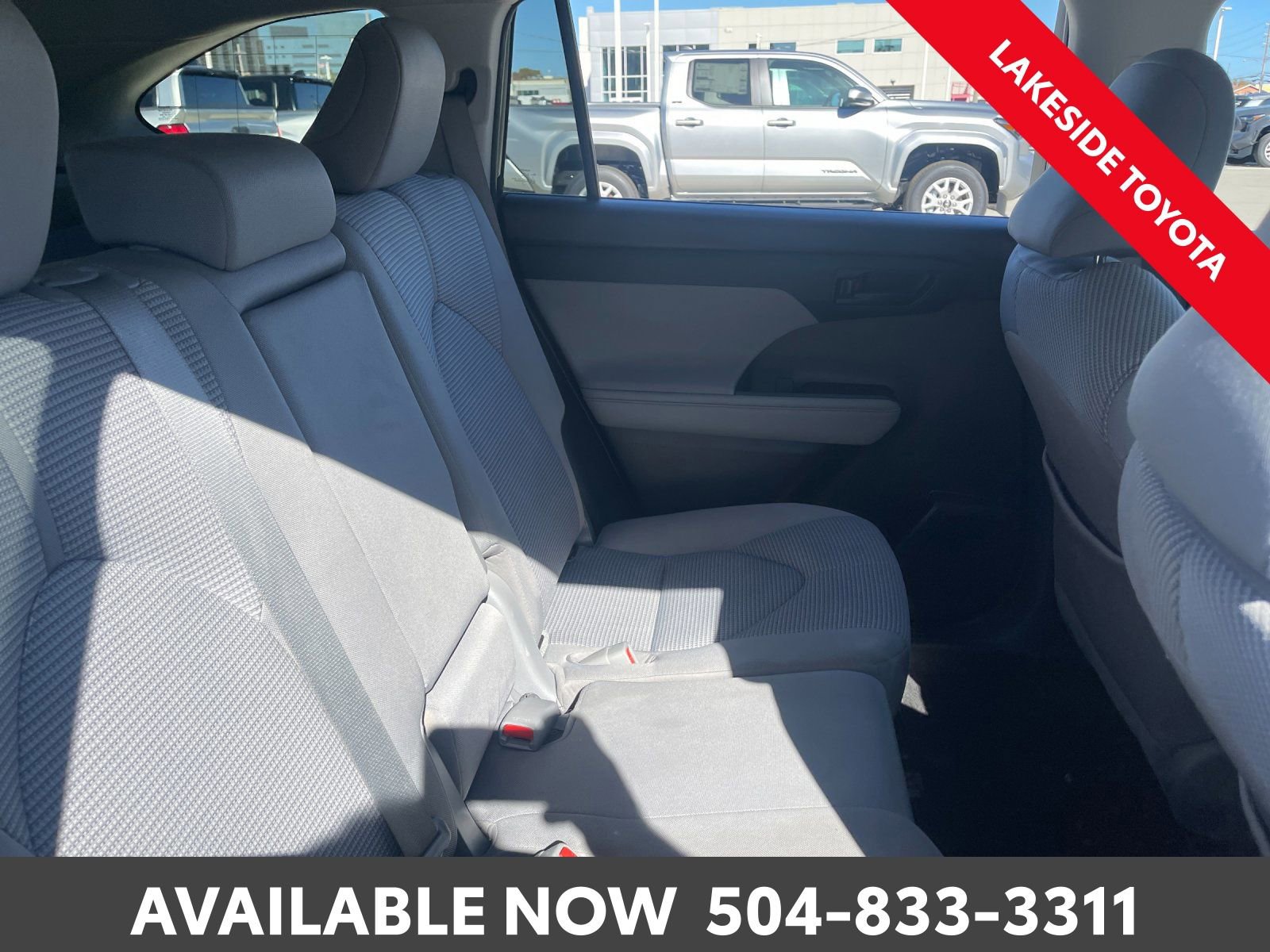 Used 2023 Toyota Highlander L image 19
