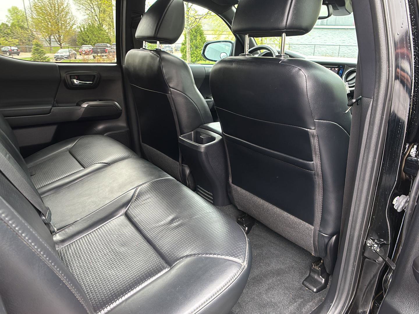 Used 2019 Toyota Tacoma TRD Off-Road AWD/4WD image 18