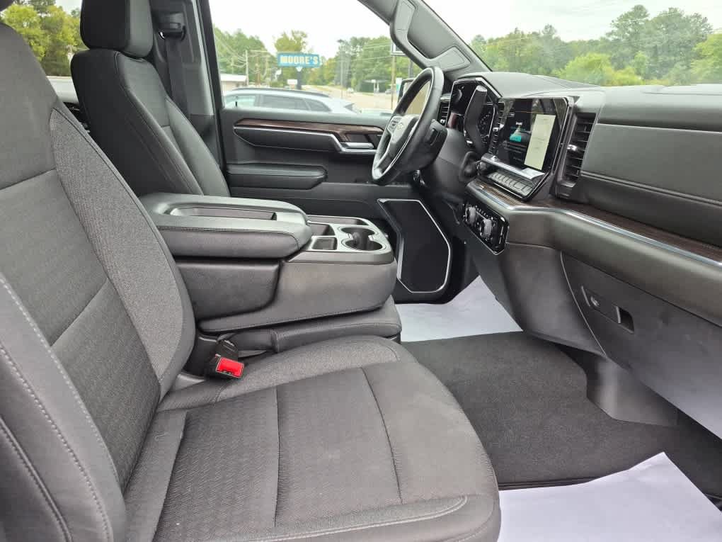 Used 2024 Chevrolet Silverado 1500 LT AWD/4WD image 45