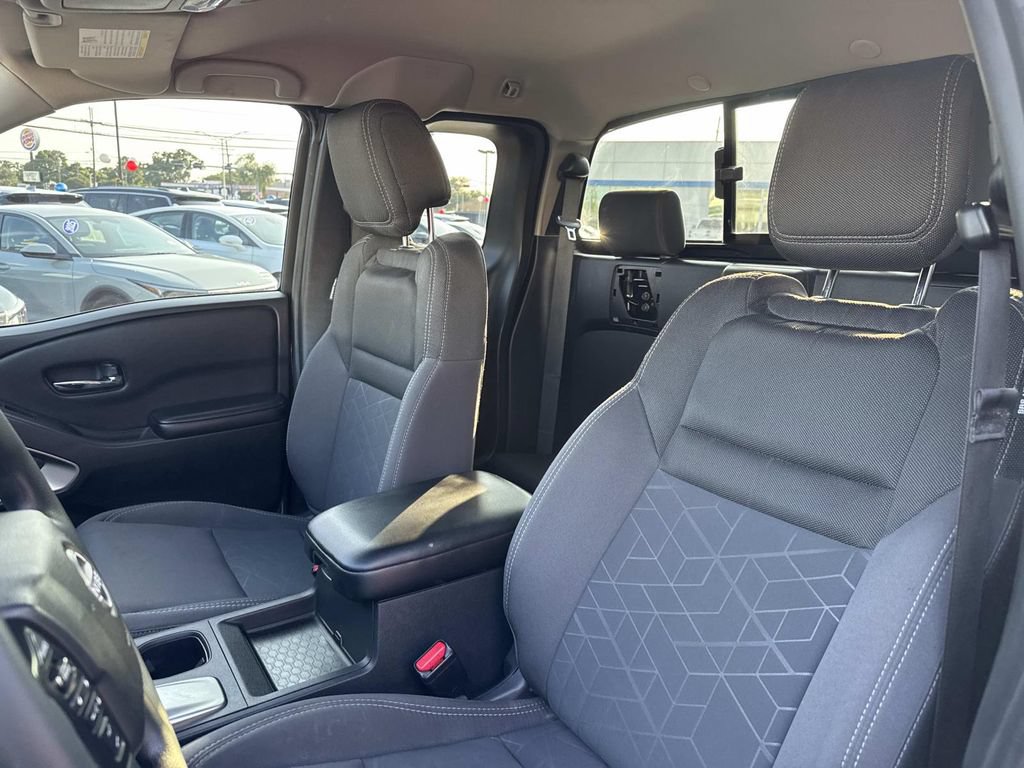 Used 2025 Nissan Frontier SV RWD image 17