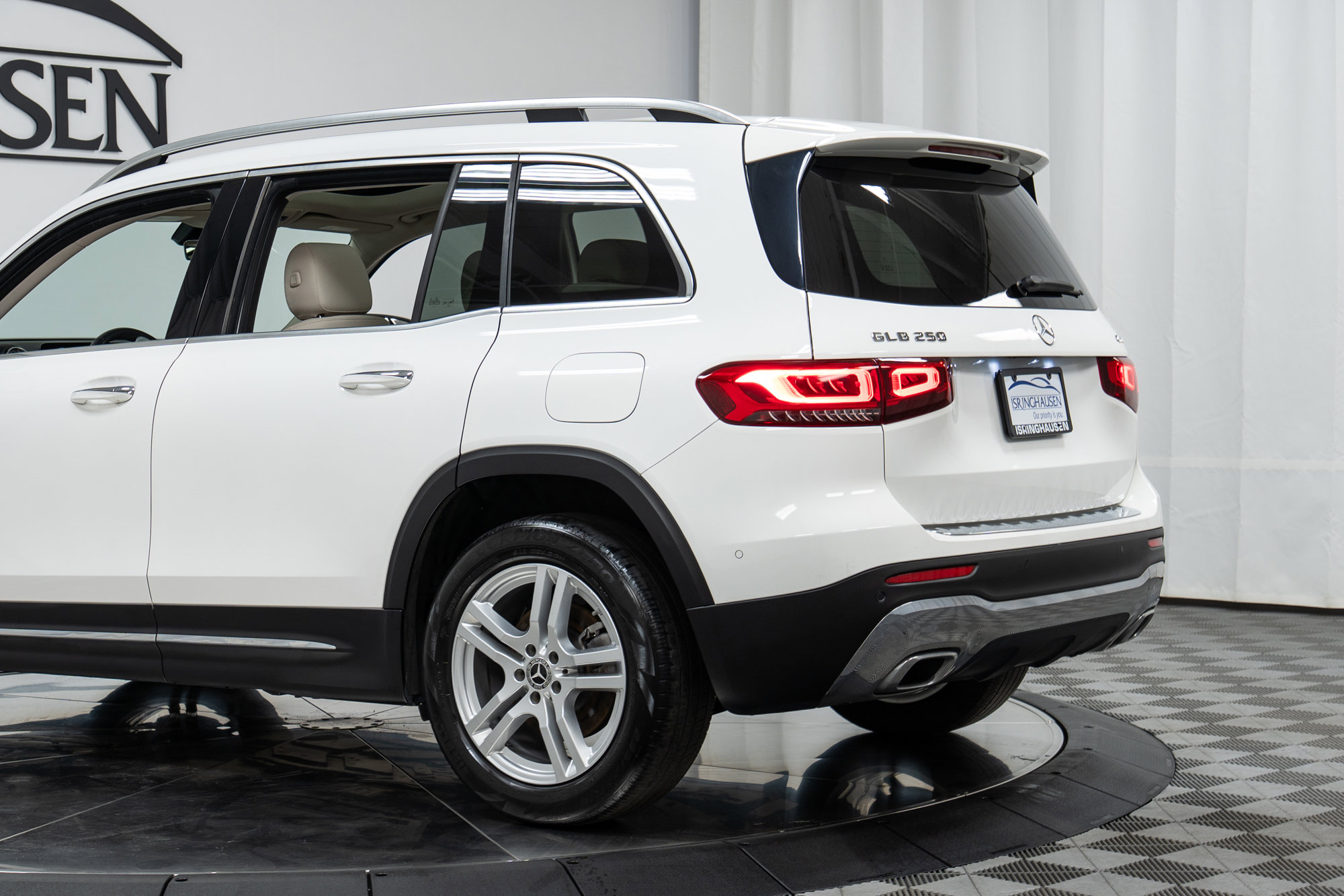 Certified 2021 Mercedes-Benz GLB 250 4MATIC w/ Premium Package image 29