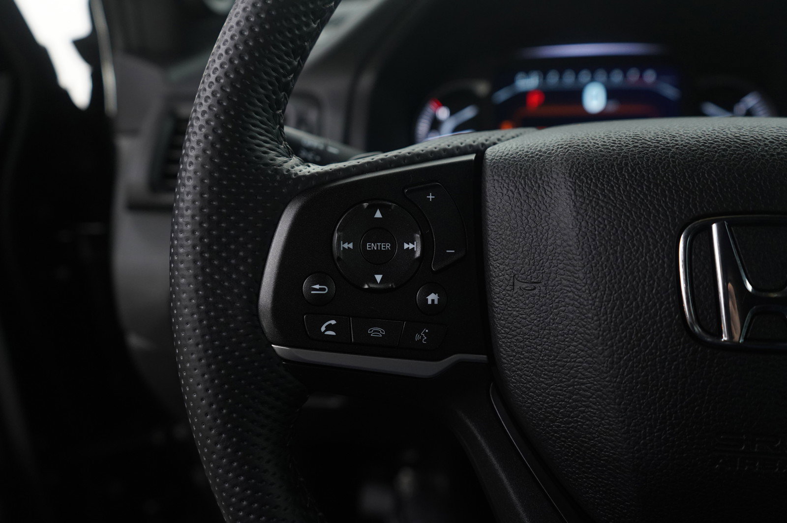 Used 2023 Honda Passport EX-L image 16