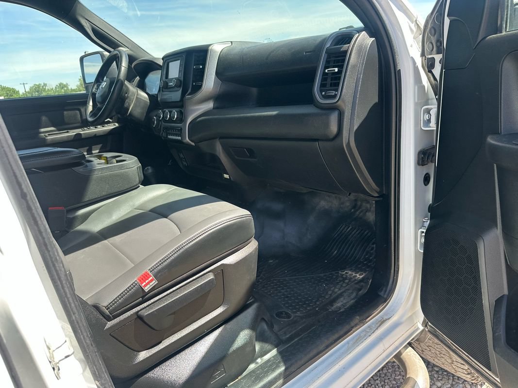 Used 2024 RAM 2500 Tradesman w/ Chrome Appearance Group AWD/4WD image 13