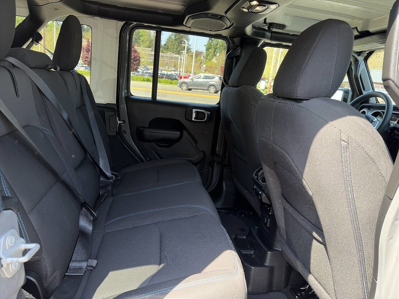 Used 2023 Jeep Wrangler Unlimited Rubicon 4xe AWD/4WD image 27