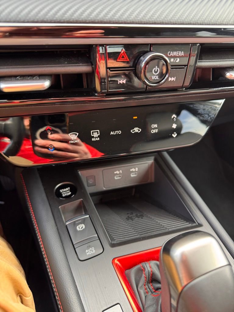 Used 2025 Nissan Kicks SR image 19