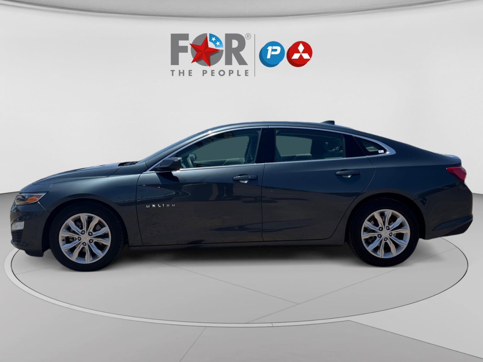 Used 2021 Chevrolet Malibu LT FWD image 2