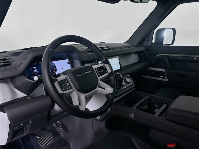 Used 2024 Land Rover Defender 110 S image 9