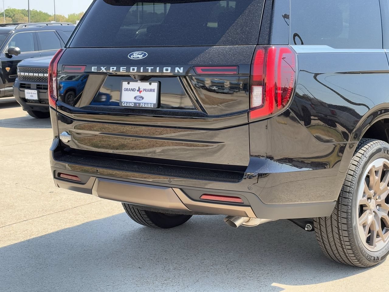 New 2027 Ford Expedition King Ranch RWD image 7