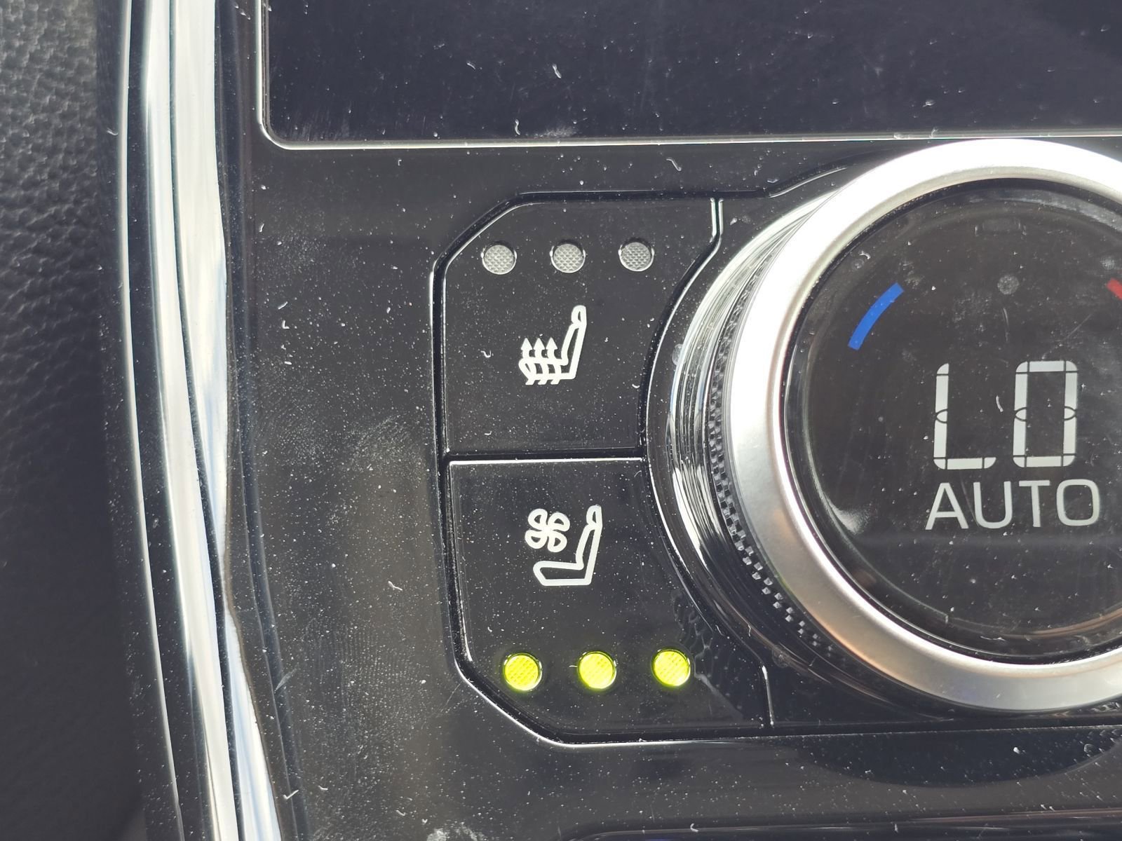 Used 2023 Toyota Highlander L image 6