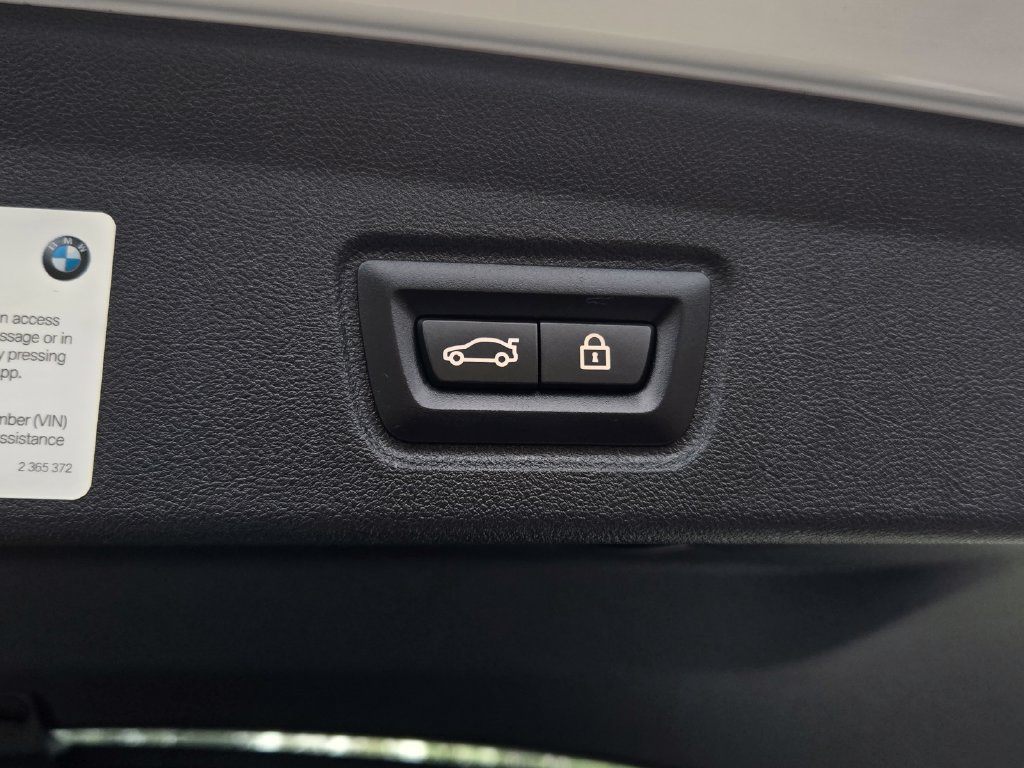 Used 2023 BMW i4 eDrive40 w/ M Sport Package RWD image 38