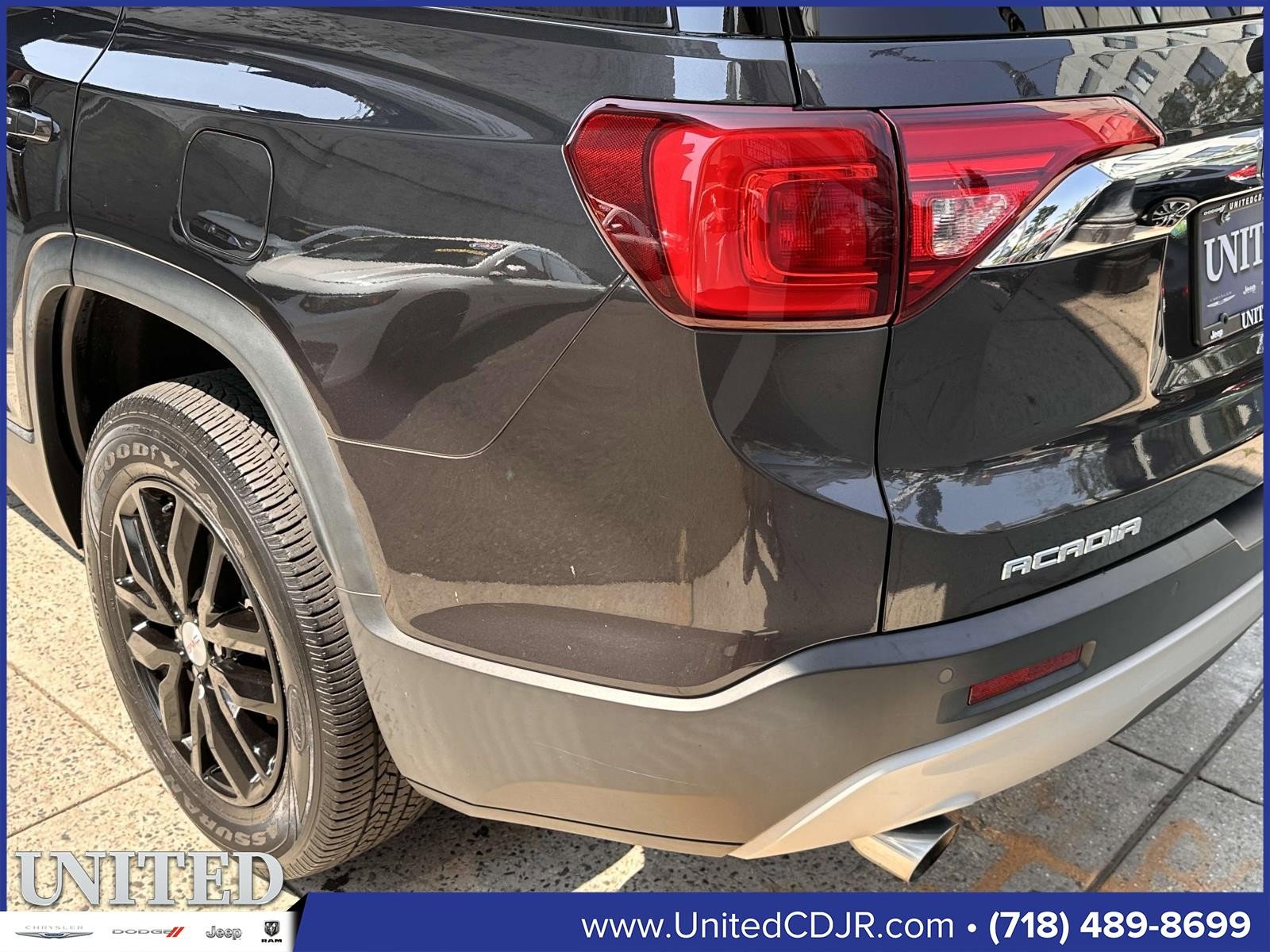 Used 2019 GMC Acadia SLT image 9