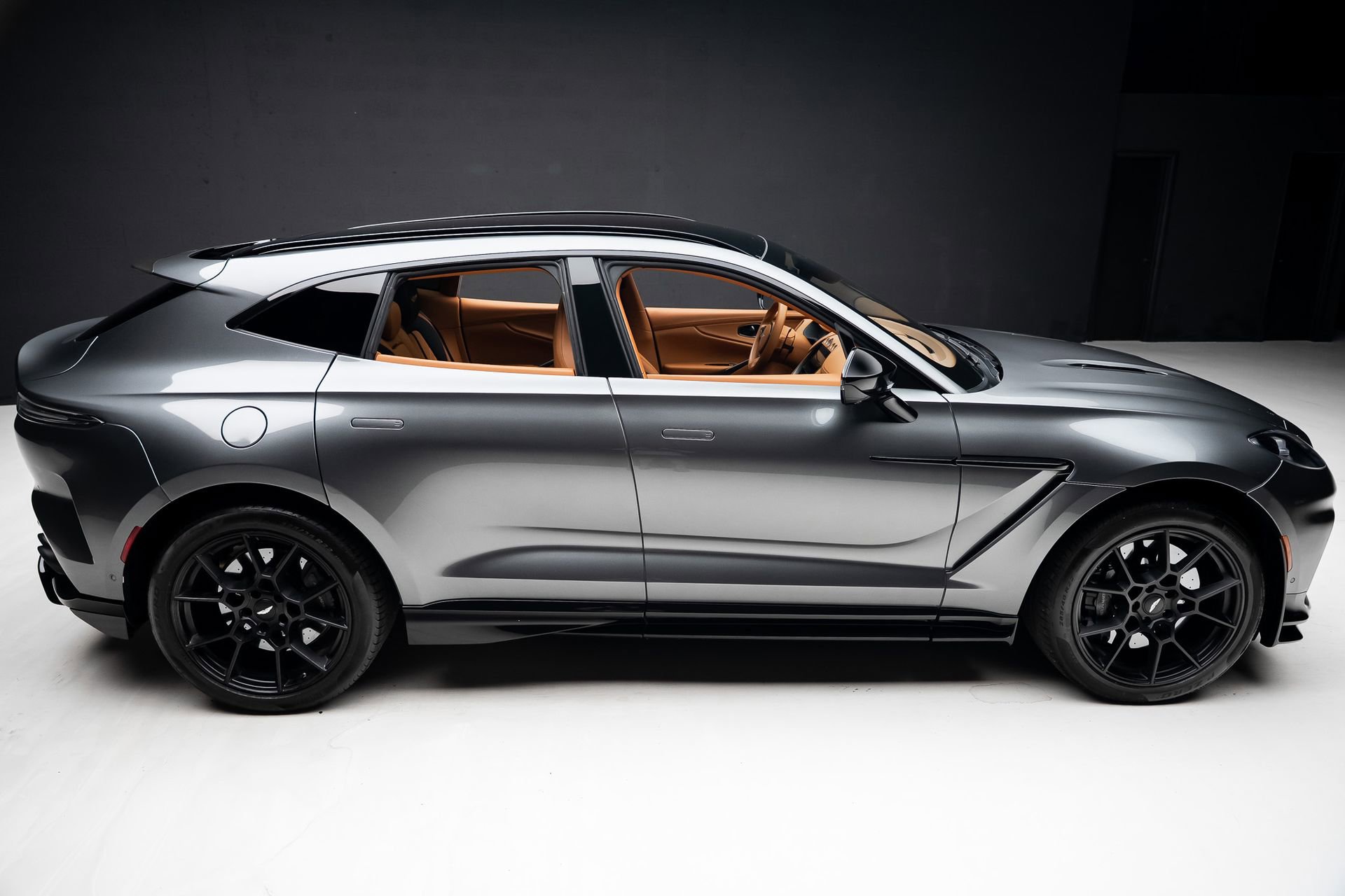 Used 2023 Aston Martin DBX 707 image 34