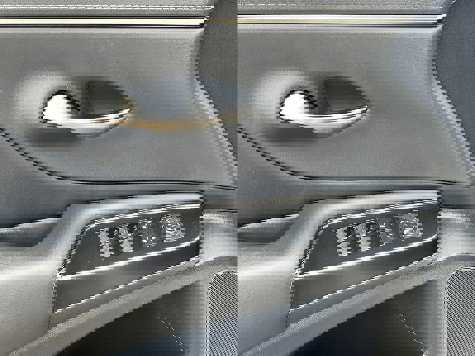 Used 2019 Lexus ES 300h w/ Accessory Package 2 image 13