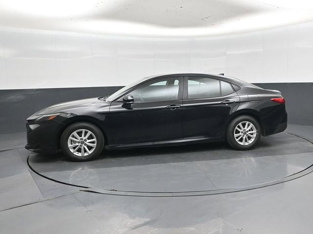 Used 2025 Toyota Camry LE FWD image 7