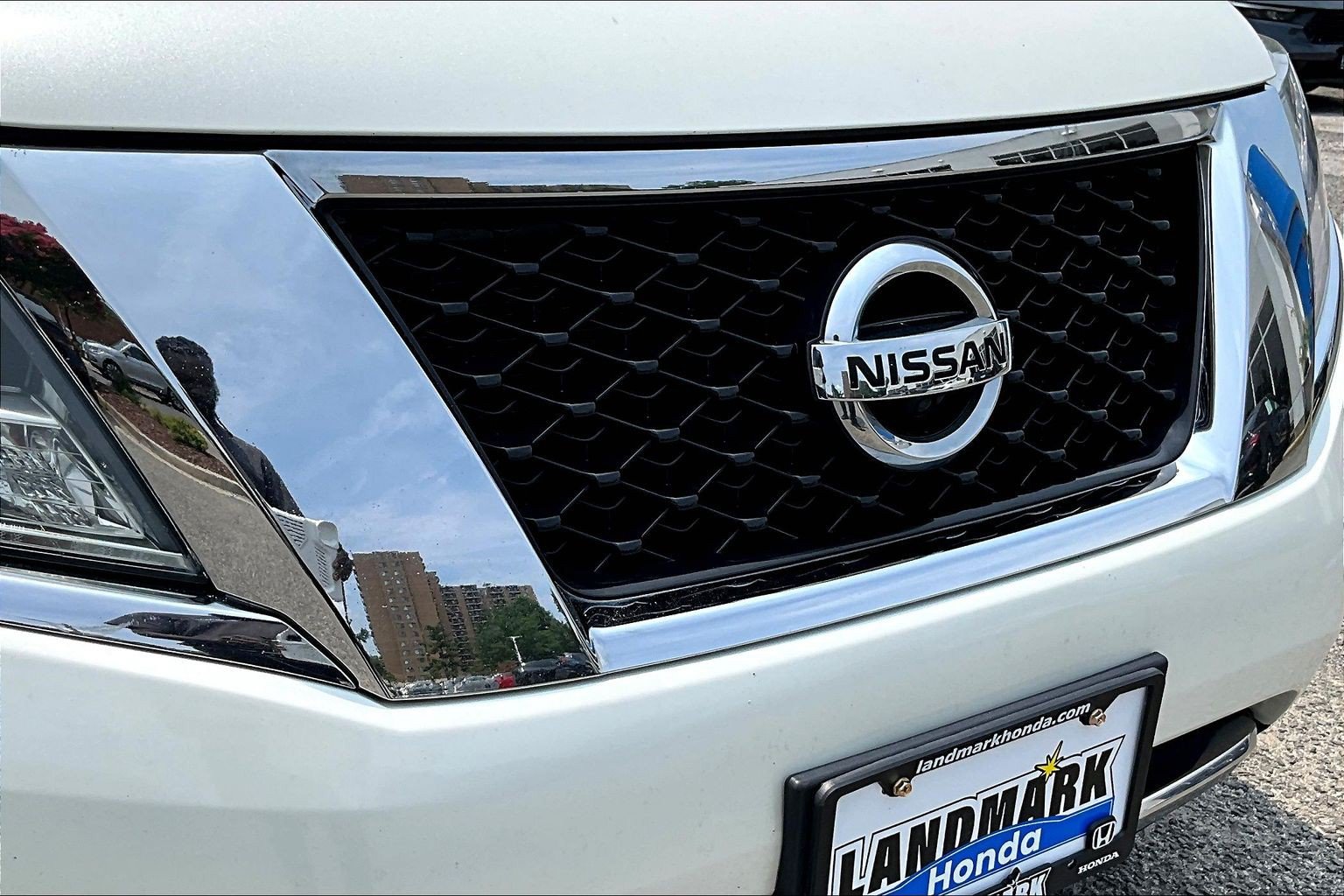Used 2015 Nissan Pathfinder Platinum w/ Cargo Package FWD image 31