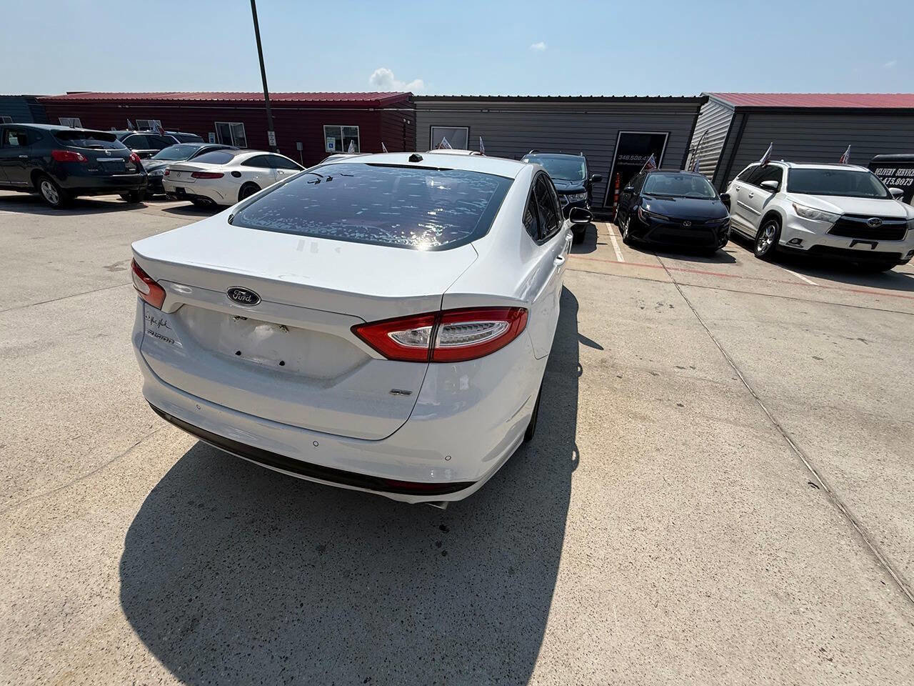 Used 2015 Ford Fusion SE image 4