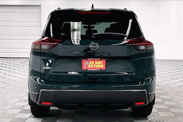 New 2026 Nissan Rogue Dark Armor image 4