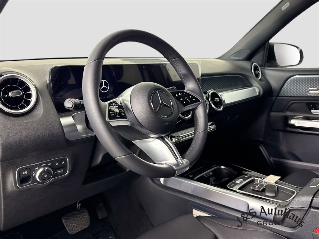 Used 2025 Mercedes-Benz GLB 250 image 9
