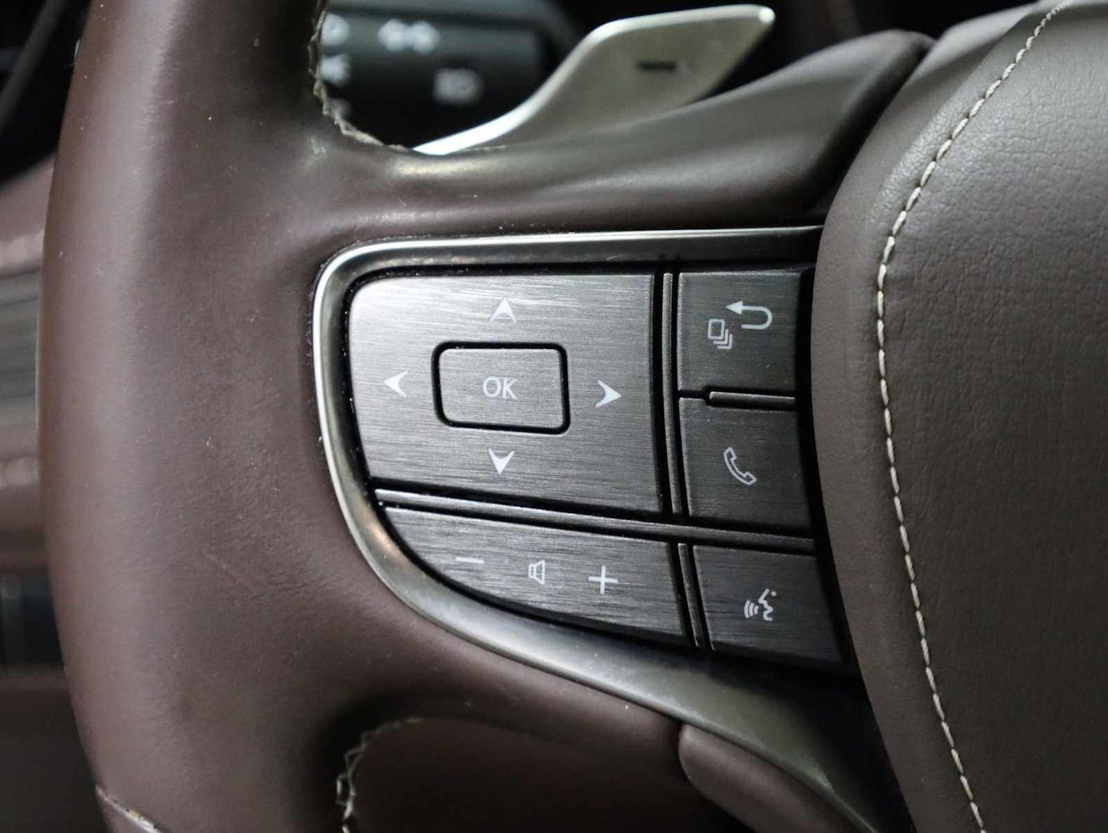 Used 2018 Lexus LS 500 w/ Interior Upgrade Package RWD image 25