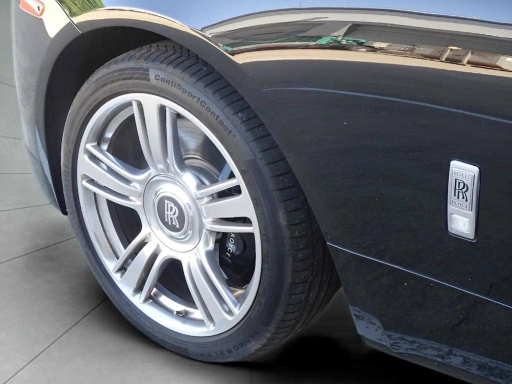 Certified 2017 Rolls-Royce Wraith RWD image 26