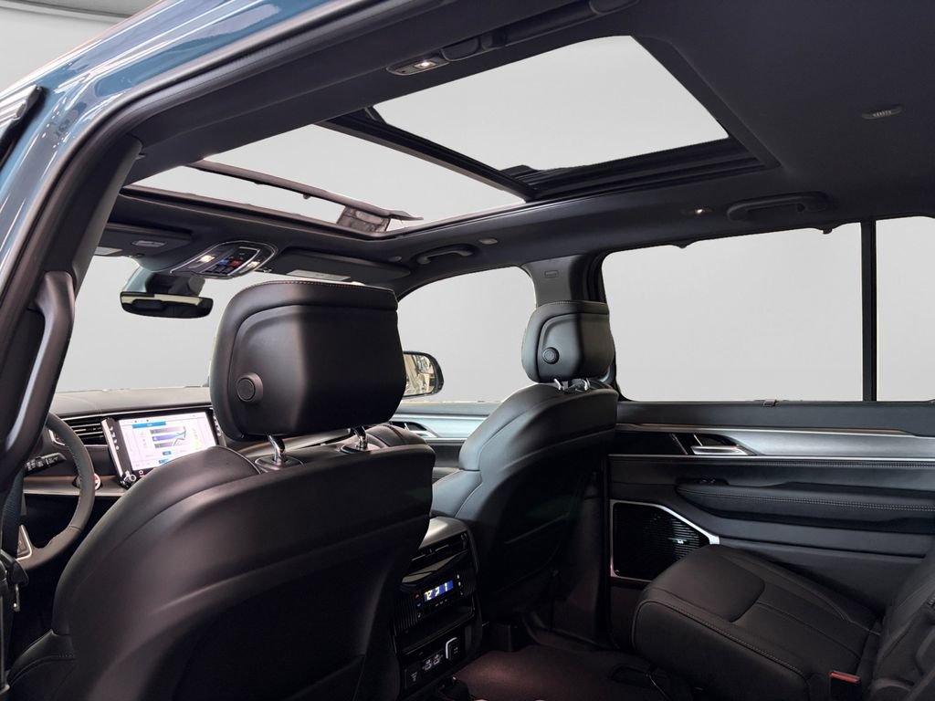 New 2026 Jeep Grand Wagoneer L Limited AWD/4WD image 15