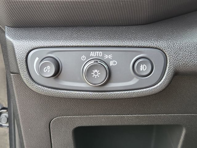 Used 2022 Chevrolet TrailBlazer RS w/ Sun and Liftgate Package FWD image 21