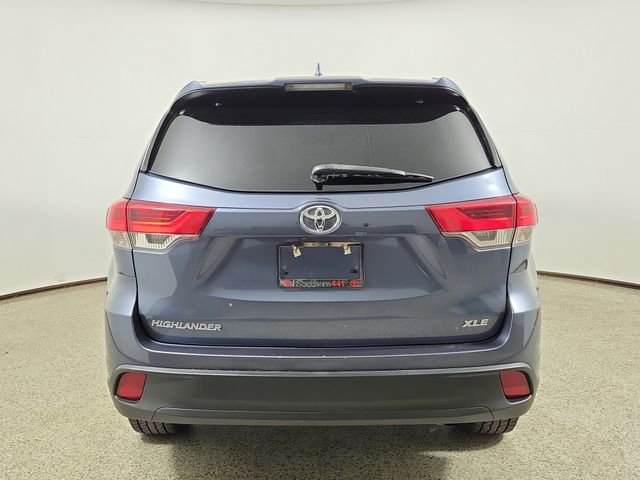 Used 2019 Toyota Highlander XLE FWD image 6