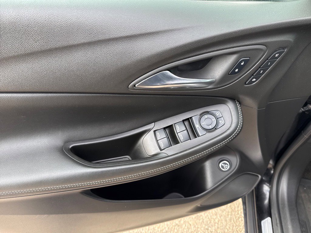 Used 2023 Buick Encore GX Essence w/ Experience Buick Package image 15