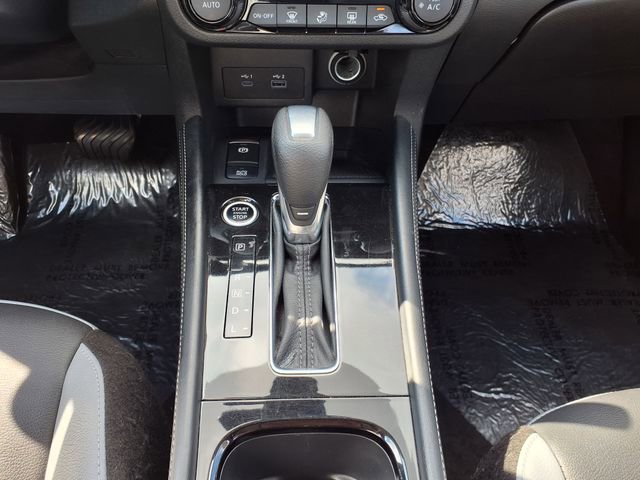 Used 2022 Nissan Kicks SR w/ Premium Package FWD image 27