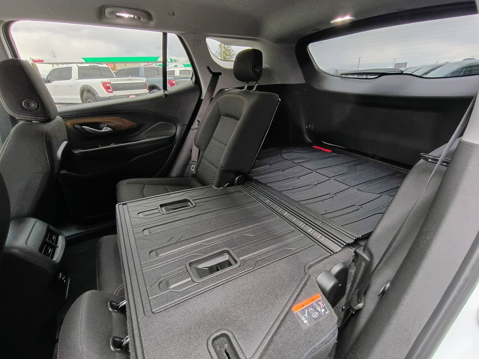 Used 2020 GMC Terrain SLE w/ Driver Convenience Package image 30