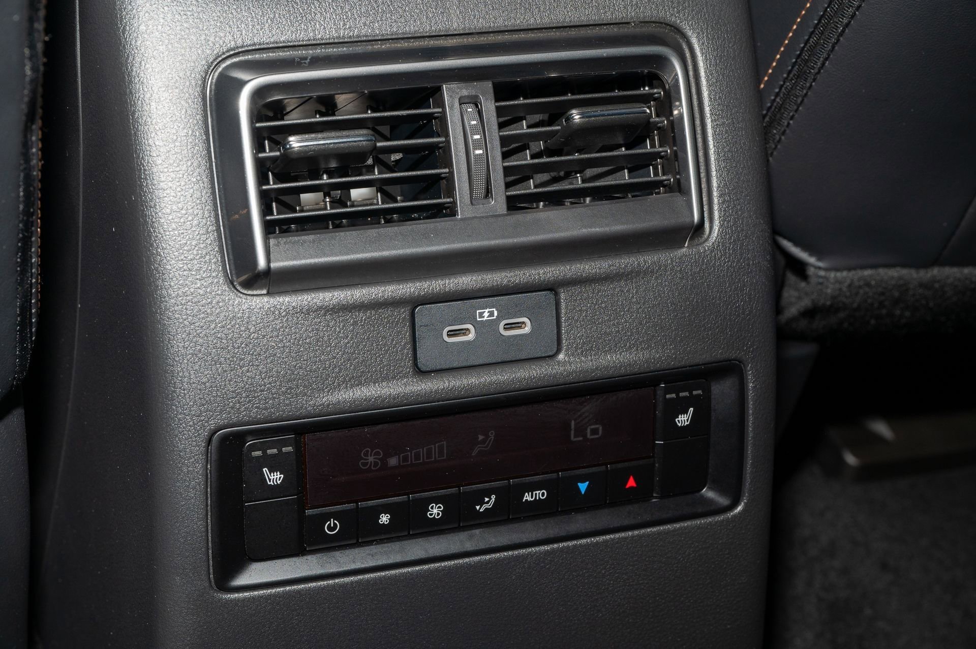 Used 2025 MAZDA CX-90 3.3 Turbo S w/ Premium Package image 18