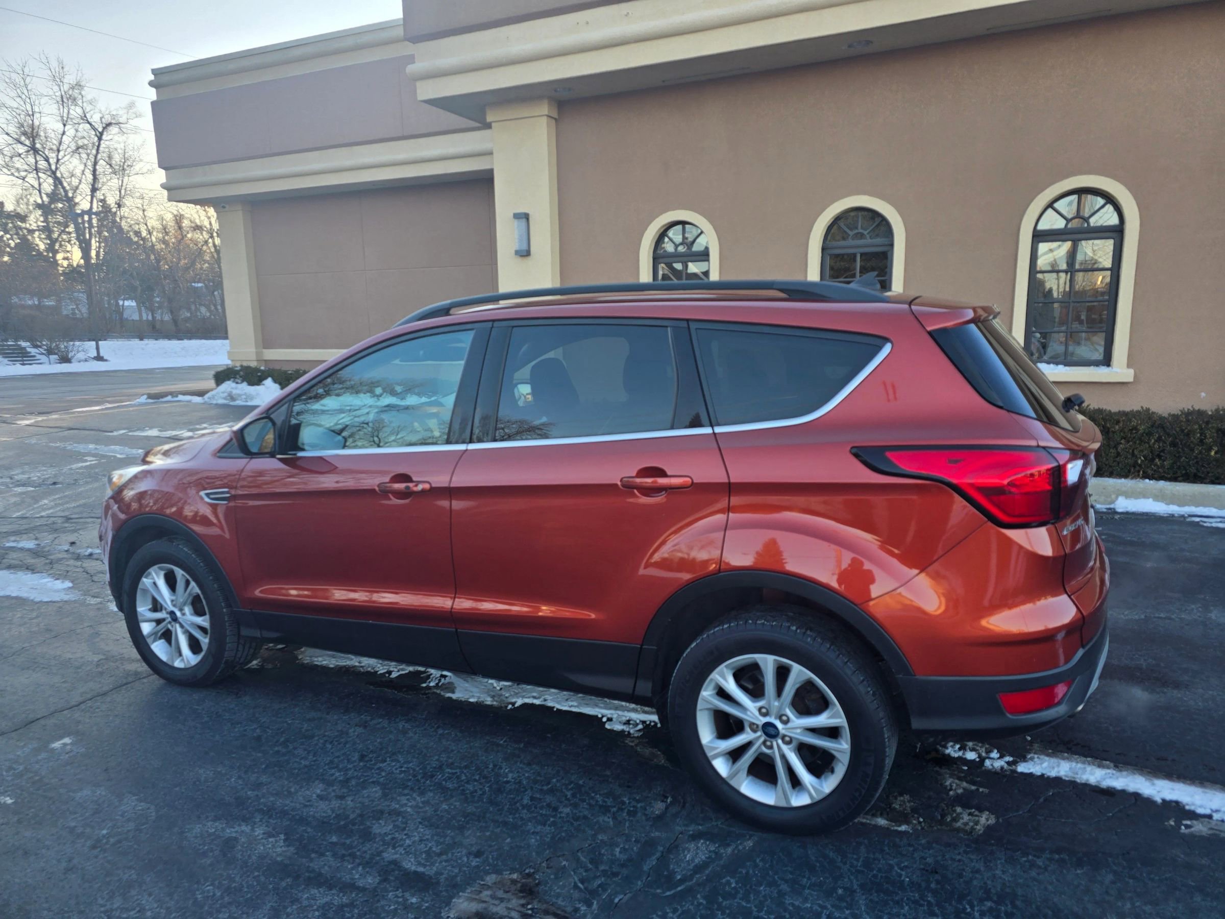 Used 2019 Ford Escape SEL image 11