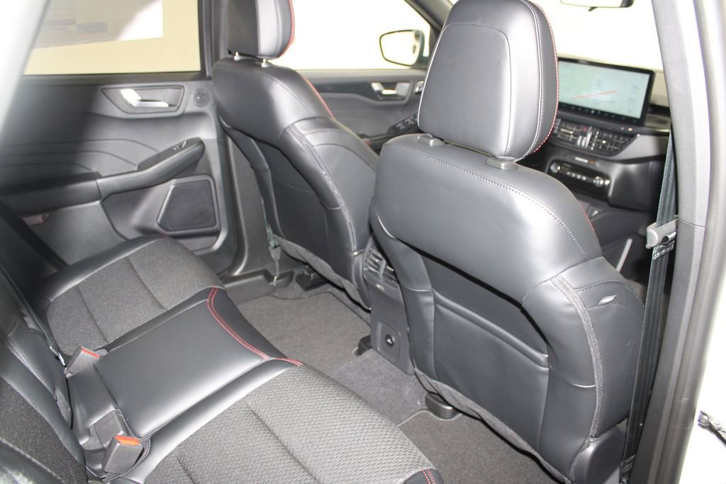 New 2026 Ford Escape ST-Line Select w/ Tech Pack #2 image 31
