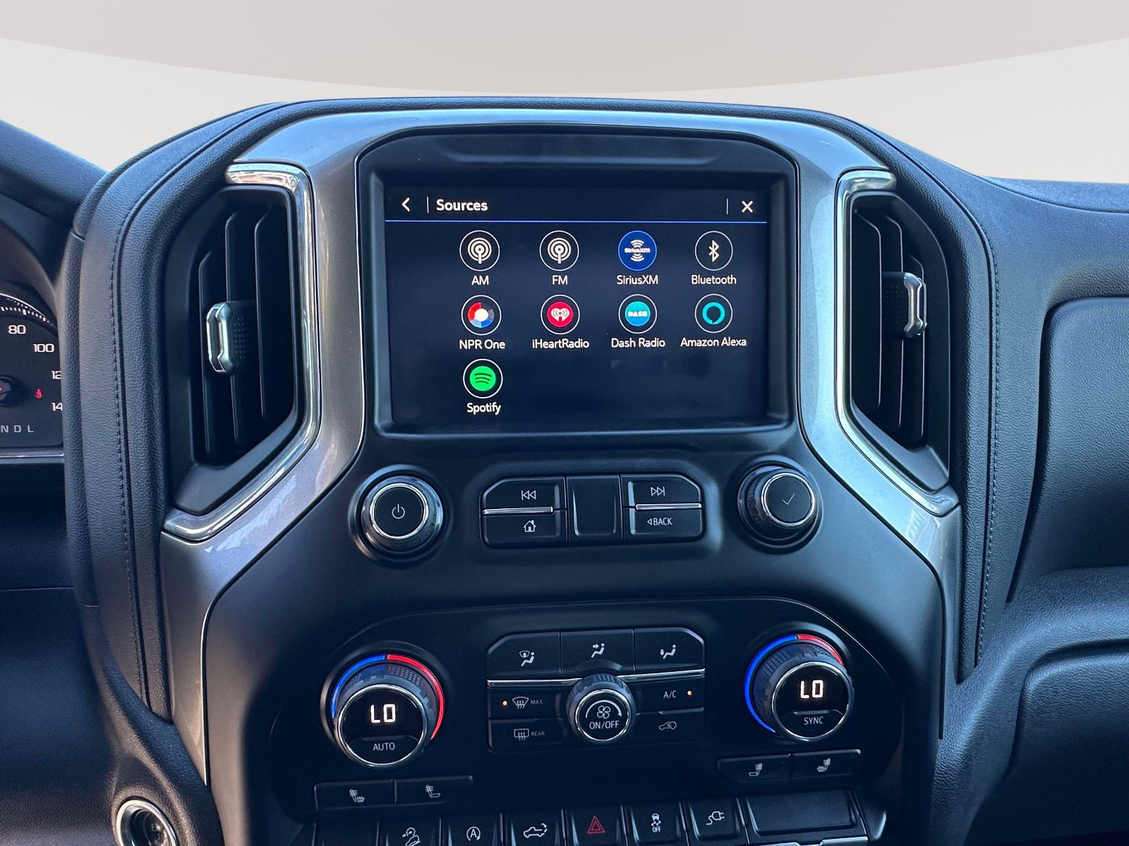 Used 2020 Chevrolet Silverado 1500 RST AWD/4WD image 9
