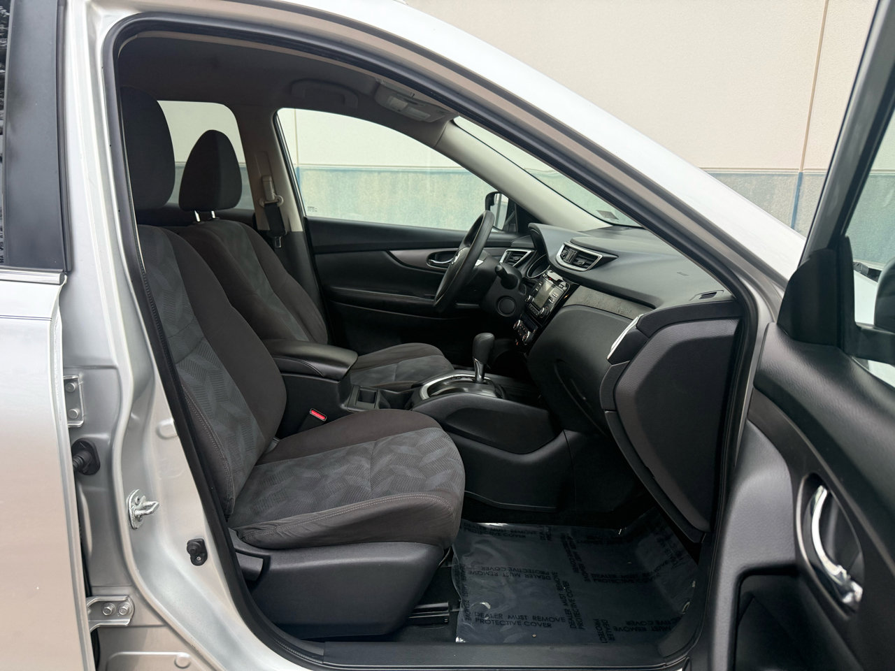 Used 2016 Nissan Rogue SV image 20