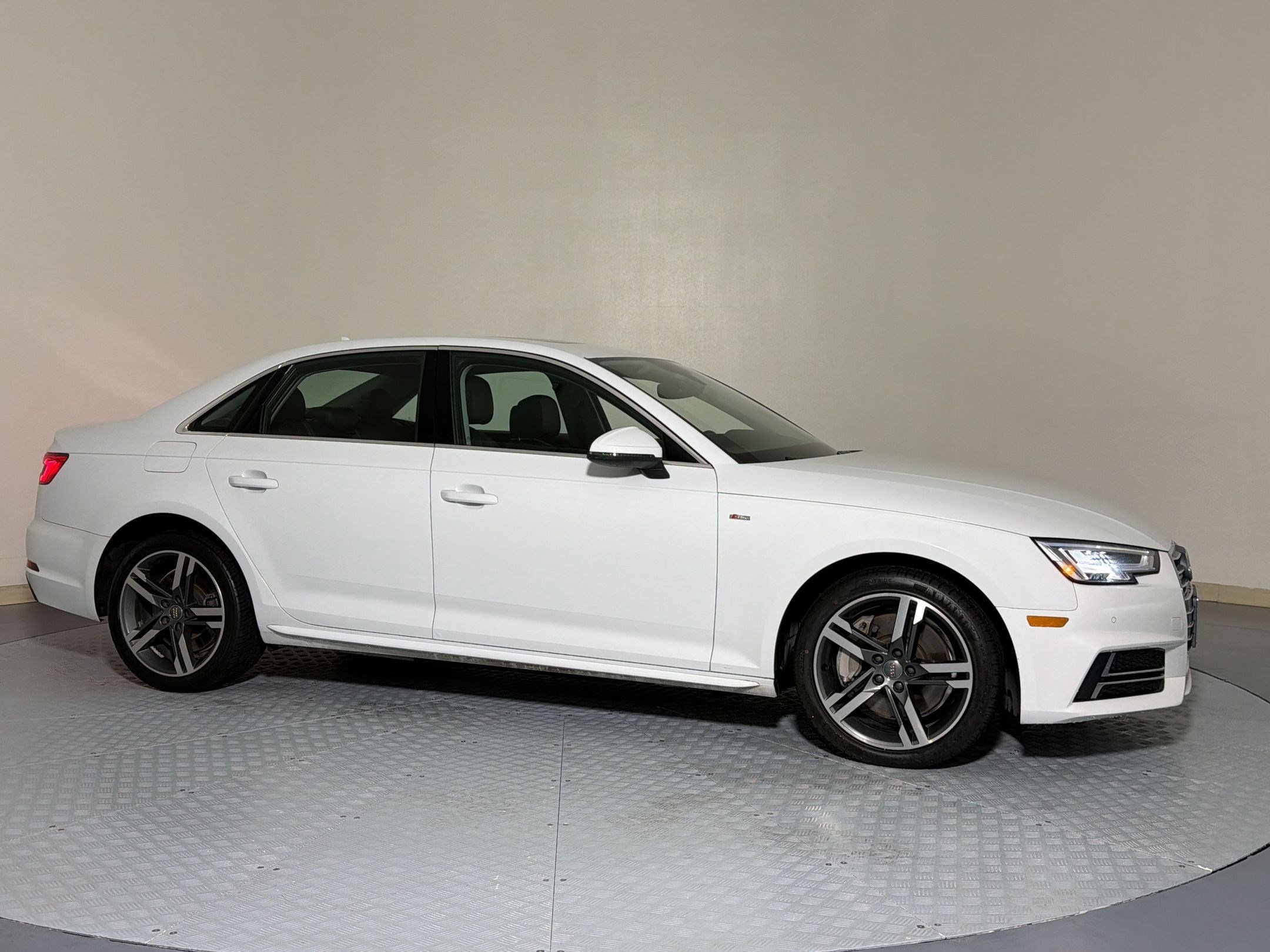 Used 2017 Audi A4 2.0T Premium Plus w/ Premium Plus Package AWD/4WD image 6