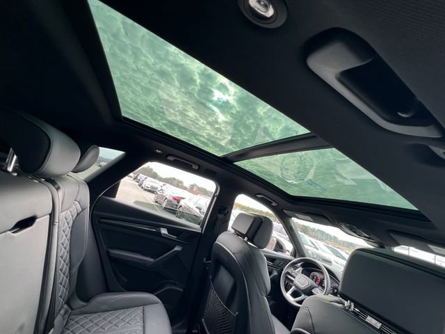 Used 2024 Audi SQ5 Prestige image 35