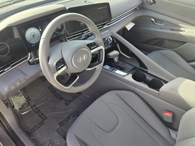 Used 2024 Hyundai Elantra SEL w/ Convenience Package FWD image 11