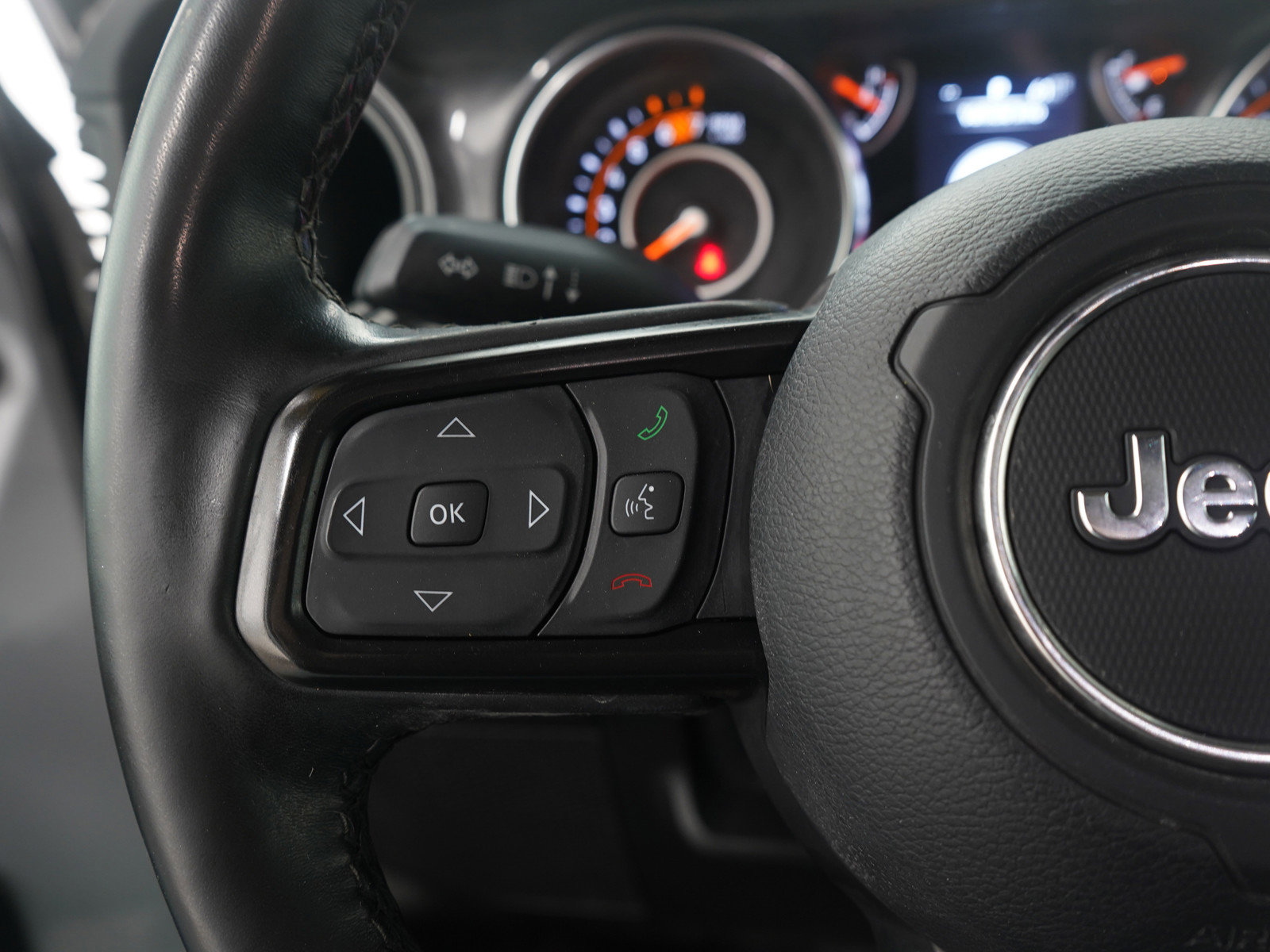 Used 2023 Jeep Wrangler Sport image 25